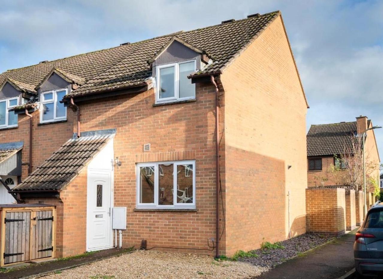 Modern 2 Bed House Close To Village Centre Kidlington Exterior foto